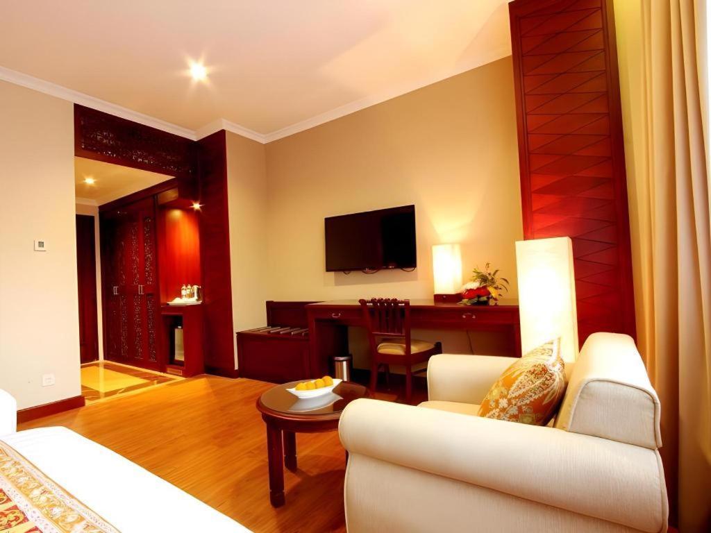 Kartika Chandra Hotel Jakarta Exterior photo